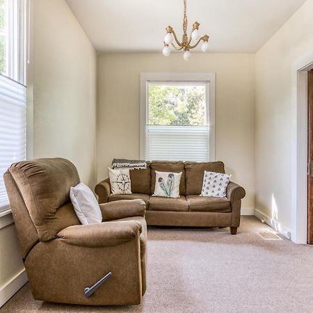 Azusa House Hood River Bagian luar foto