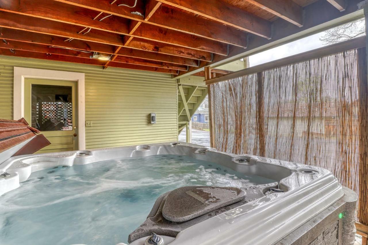 Azusa House Hood River Bagian luar foto