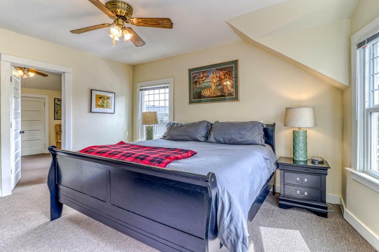 Azusa House Hood River Bagian luar foto