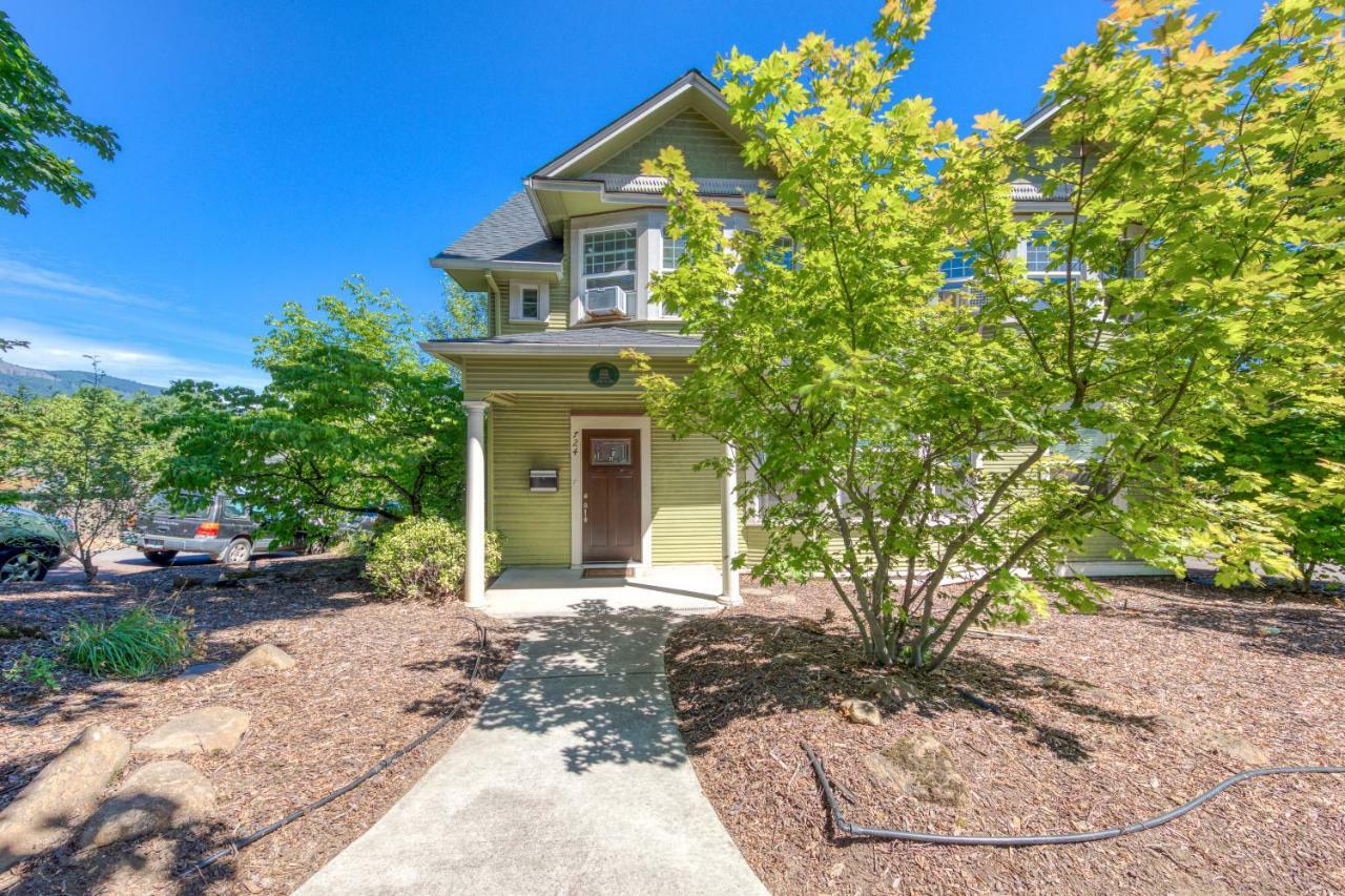 Azusa House Hood River Bagian luar foto